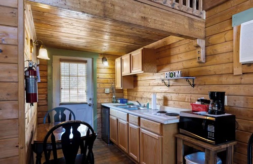 Medina Cabin | Hideaway Cabin: Texas Hill Country Resort/w Pool