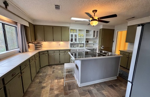 Farmerville House | Hideaway Cove - Lots of space, air hockey table, screened porch, Fishing Dock