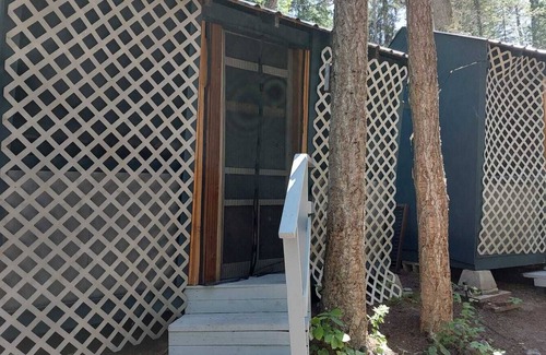 Olney RV Rental | Hideaway Hut 3/2 Bunkbeds