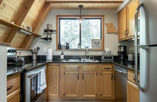 Innsbrook Ski Chalet | Hideaway Lake Chalet
