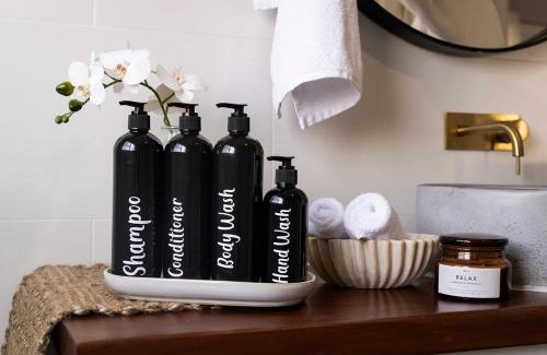 Orange House | Hideaway on Curran - Modern & Comfy Retreat in CBD Firepit