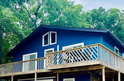 Sunrise Beach House | Hideaway on the lake!