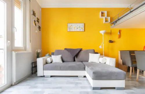 Ujlipotvaros Apartment | Hideaway with Balcony and AC