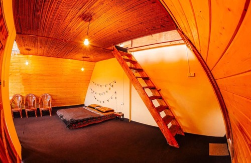 Nuwara Eliya Cabin | Hideout Cabins | Yellow