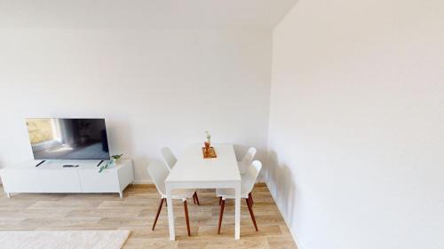 Markersdorf Apartment | Hier ist Platz für vier, nur 200m bis zur Haltestelle der Linie 5, WLAN