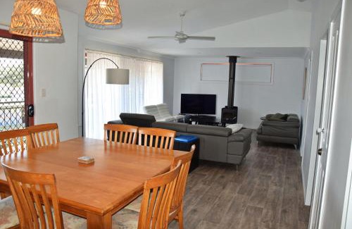 South West Rocks House | High 5