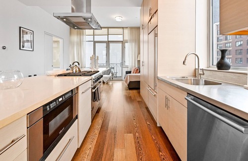 Nolita Apartment | High Ceiling Loft