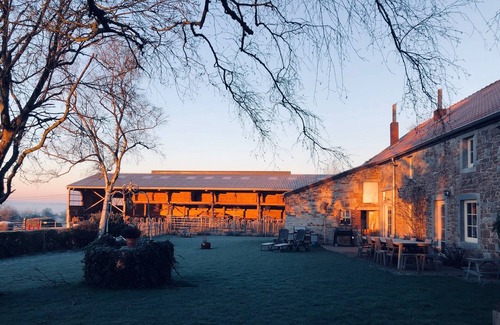 Mettet Cottage | High-comfort gîte with lots of charm for 12/14 people, sauna.