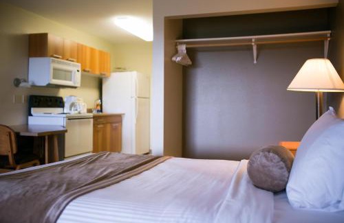 Pinedale Hotel | High Country Suites