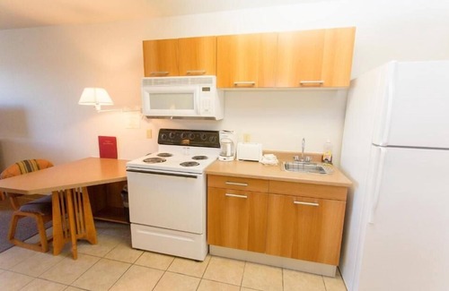 Pinedale Hotel | High Country Suites