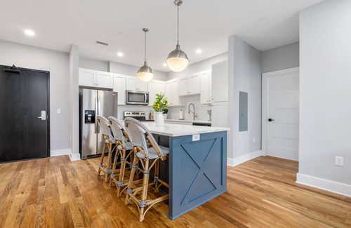 Auburn Apartment | High End 2 Bedroom in Downtown Auburn ~ 206 over Downtown Target