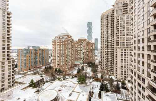 Downtown Mississauga Condo | High-End 2BR/2BA Condo-Steps to Square One Mall