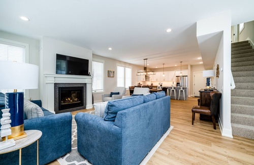 Saint Joseph House | High End Home in St Joseph, MI with Water Views & Pool! 7 night minimum.