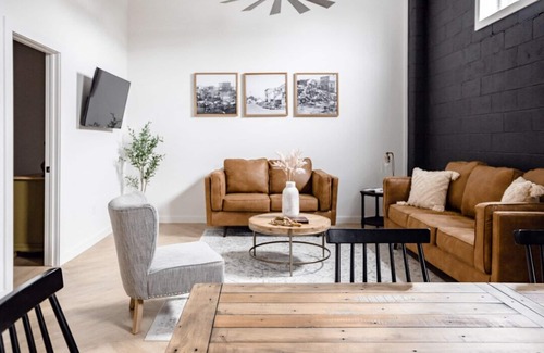 Mountain Home Apartment | High-end luxurious loft within walking distance to downtown!