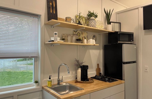 Elizabethtown Apartment | High end tiny home for a one of a kind stay with a peaceful view