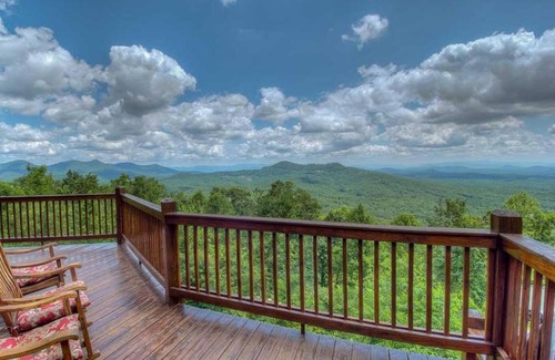 Mineral Bluff Cabin | High Five Lodge by Escape to Blue Ridge