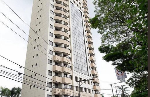 Pinheiros Apartment | High floor apartment in Faria Lima