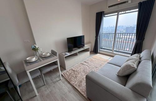 Ramkhamhaeng Apartment | High Floor Luxury Studio with Great Views