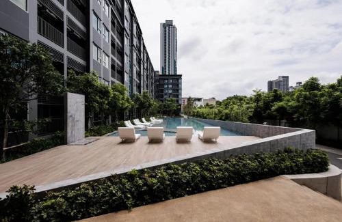 Ramkhamhaeng Apartment | High Floor Luxury Studio with Great Views