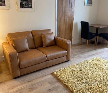 Botley Apartment | High Hedges Apartment A