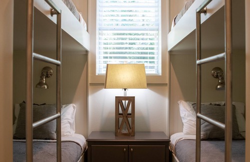 Arp Hotel | High Hill Farm