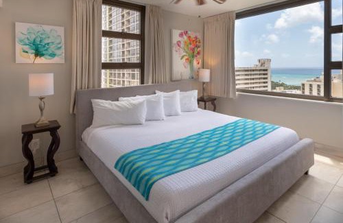 Waikiki Apartment | High Level Ocean View Corner Condo with Free Parking (22714)