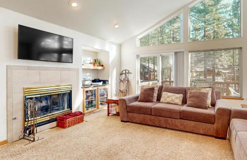 Montgomery Estates House | High Meadow Hideaway
