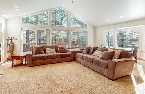 Montgomery Estates House | High Meadow Hideaway