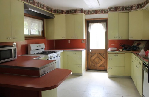 Allenton House | High on a hill, deep in the woods