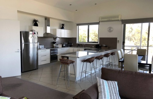 Binalong Bay House | HIGH ON PACIFIC Luxury Beach House Binalong Bay - waterviews
