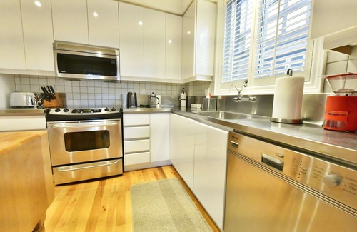 Roncesvalles Village House | High Park in 1 Bed/1Bath on the main floor of a historic house in High Park.