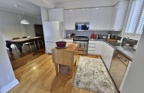 Roncesvalles Village House | High Park in 1 Bed/1Bath on the main floor of a historic house in High Park.
