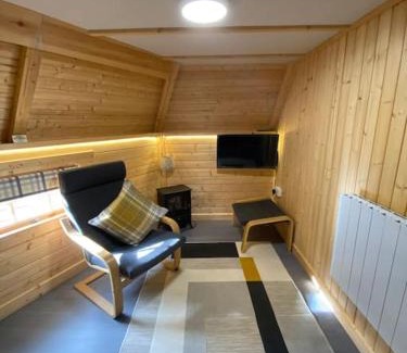 Banavie Apartment | High quality cabin with views of Ben Nevis
