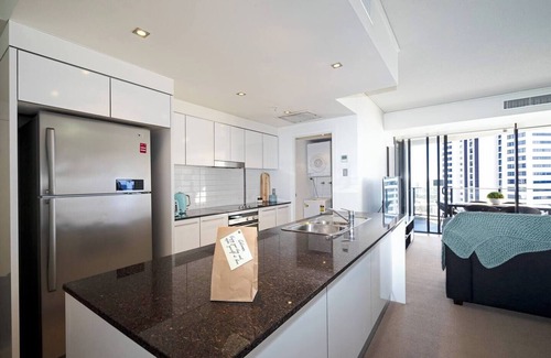Broadbeach Apartment | High rise with Al Fresco Dining and Ocean views