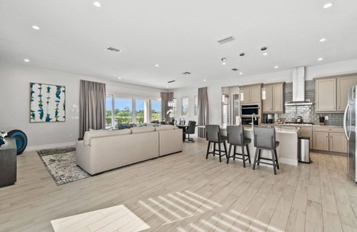 Bay Lake House | High Score Hideaway - Four Bedroom House, Sleeps 10