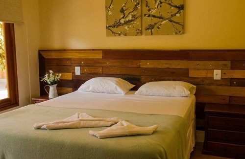 Saquarema Other | High standard country house, 8 luxury suites, swimming pool, lake, sports courts.