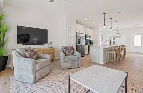Bermuda Bay House | High Tide 2 Bedroom at Cambridge Cove with Private Hot Tub!