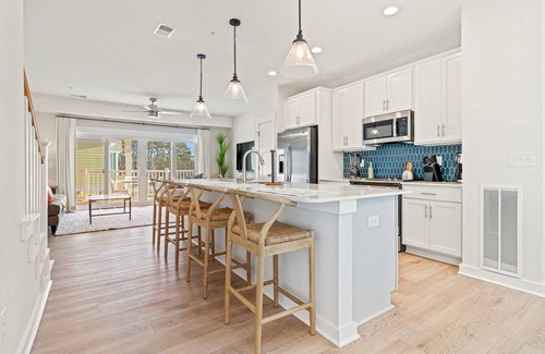 Bermuda Bay House | High Tide 2 Bedroom at Cambridge Cove with Private Hot Tub!