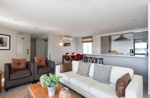 Paihia Cottage | High Tides Lookout - Paihia Holiday Home