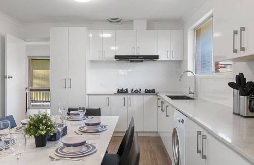 Macgregor House | High-Value 4Beds | Workspace | Near Mall & Highway
