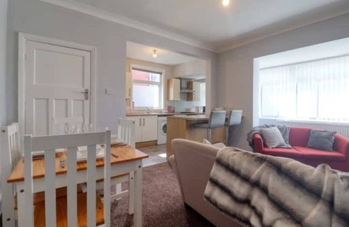 Scunthorpe House | Highfield House cosy 4 bedroom
