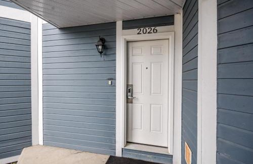 Oro-Medonte Apartment | Highland Hideaway 2BR Condo Pool & Spa Daily