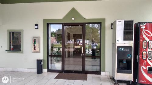 Denham Springs Hotel | Highland Inn Denham Springs Baton Rouge East