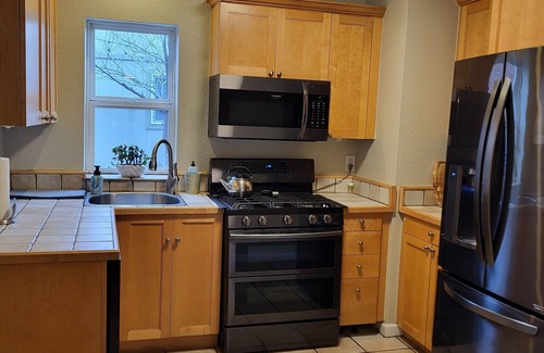 West Highland House | Highland Square Cutie-Charming house-walking distance to restaurants/shops