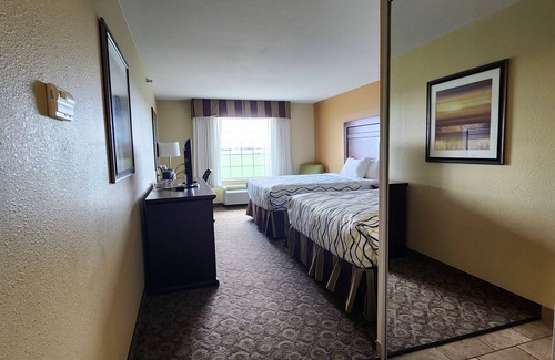 Minot Hotel | Highland Suites Minot
