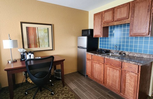 Minot Hotel | Highland Suites Minot