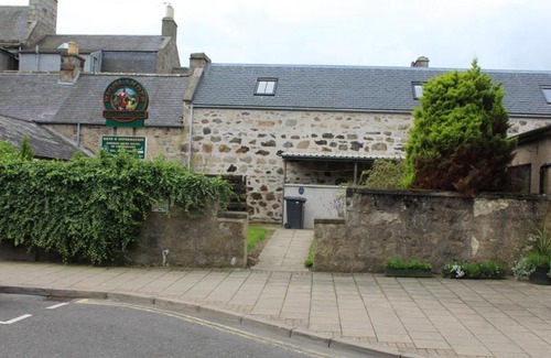 Huntly Hostel | Highlander Bunkhouse