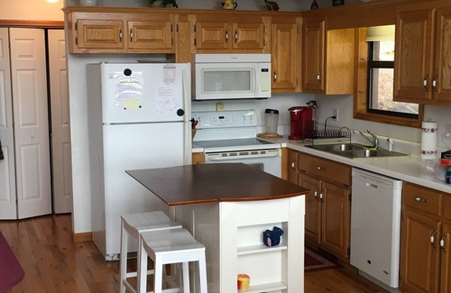 Murphy House | HighlandHouse - beautiful long range mountain views, pet friendly