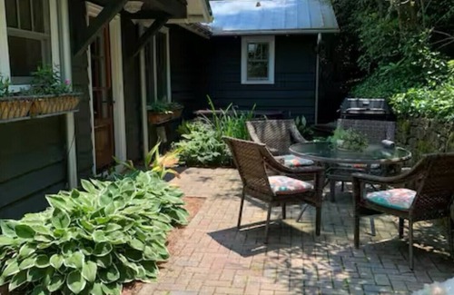 Mirror Lake House | Highlands Lakefront Home 2 minutes from downtown!