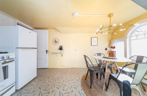 Northeast Edmonton House | Highlands River Valley Private Luxury Suite in Historic Home